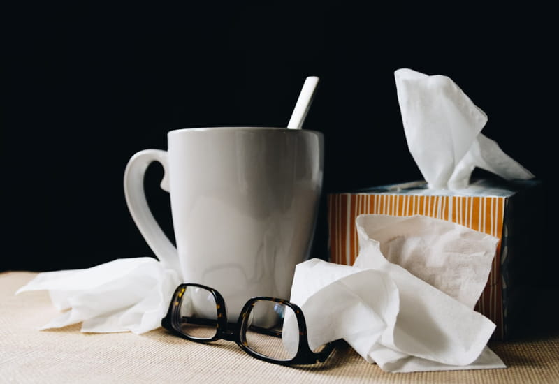 Опыт уходит на больничный: старшие сотрудники болеют вдвое чаще