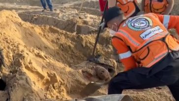 Массовое захоронение в Газе: найдены 14 убитых спасателей