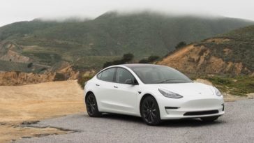 Почему страховка на электромобиль обходится дороже?