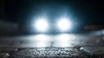 Не включай фары без причины: в Бельгии за это штраф 116 евро
