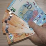 70% бельгийцев не хранят деньги дома — стоит ли последовать их примеру?