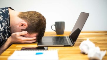 ВОЗ диктует новые правила: Швеция убирает «синдром усталости»