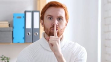 Повышение по-тихому: стоит ли делиться радостью с коллегами?