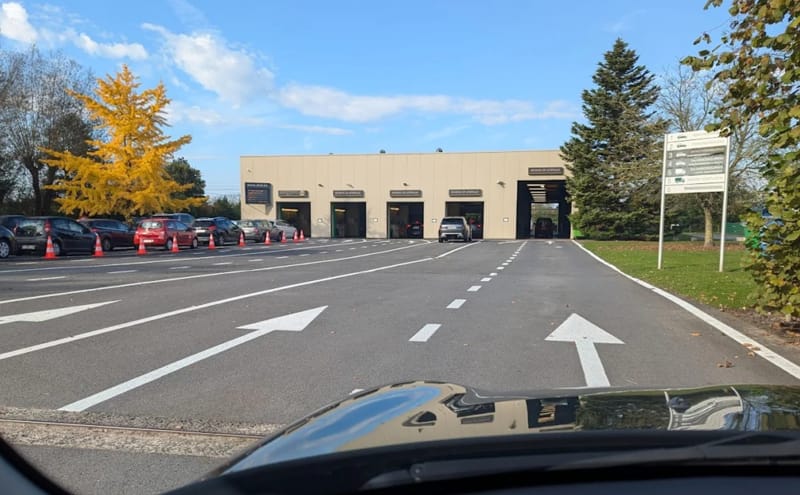 Техосмотр во Фландрии: одна лампочка — и «красная карточка» обеспечена