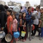 Голод как оружие: дети Газы умирают от недоедания