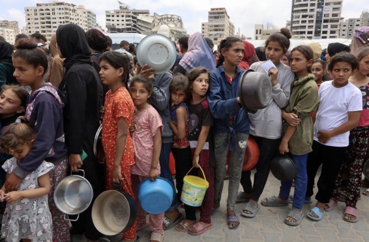 Голод как оружие: дети Газы умирают от недоедания