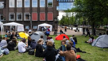 Студенты UvA снова разбили лагерь против связей с Израилем