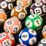 Жительница Мюнхена, выигравшая 1,2 млн евро в лотерею, спустя несколько лет потратила все деньги и решила заказать убийство своего богатого мужа.