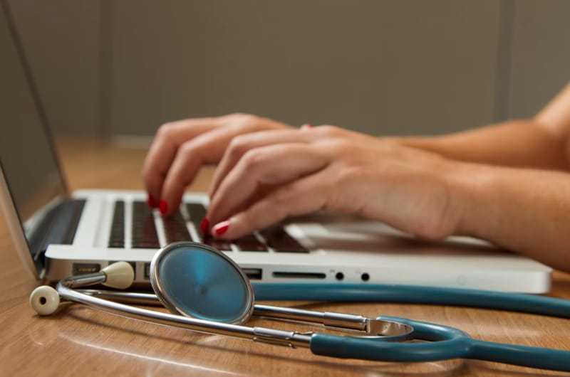 Бельгия ограничит медицинские доплаты с 2028 года: не более 25% сверх тарифа