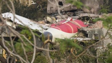 «Меня спасла пробка»: студентка чудом не села на разбившийся самолёт