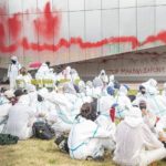 «Free Palestine»: бельгийские активисты осадили предприятие, связанное с производством дронов