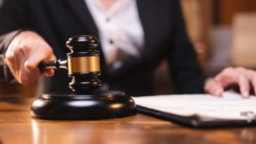 63-летняя нидерландка уволена после трёх рабочих дней, но получит компенсацию в 17 000 евро