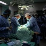 «Врачи под прицелом»: Израиль обвиняют в систематических атаках на больницы в Газе