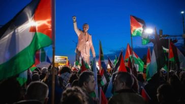 Израиль тайно вывозит палестинцев в ЮАР: гуманитарные организации говорят о прямой этнической чистке