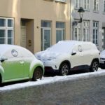 В Бельгии запрещено оставлять двигатель работать на холостом ходу без необходимости. Во Фландрии за это штраф €68, в Валлонии — до €130.