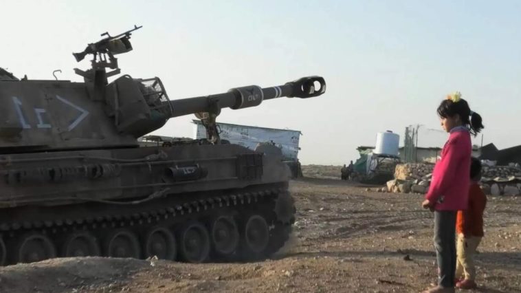 „Нет другой земли“ показывает изгнание палестинцев с такой силой и наглядностью, что мишенью теперь стали сами создатели фильма — со стороны израильской армии