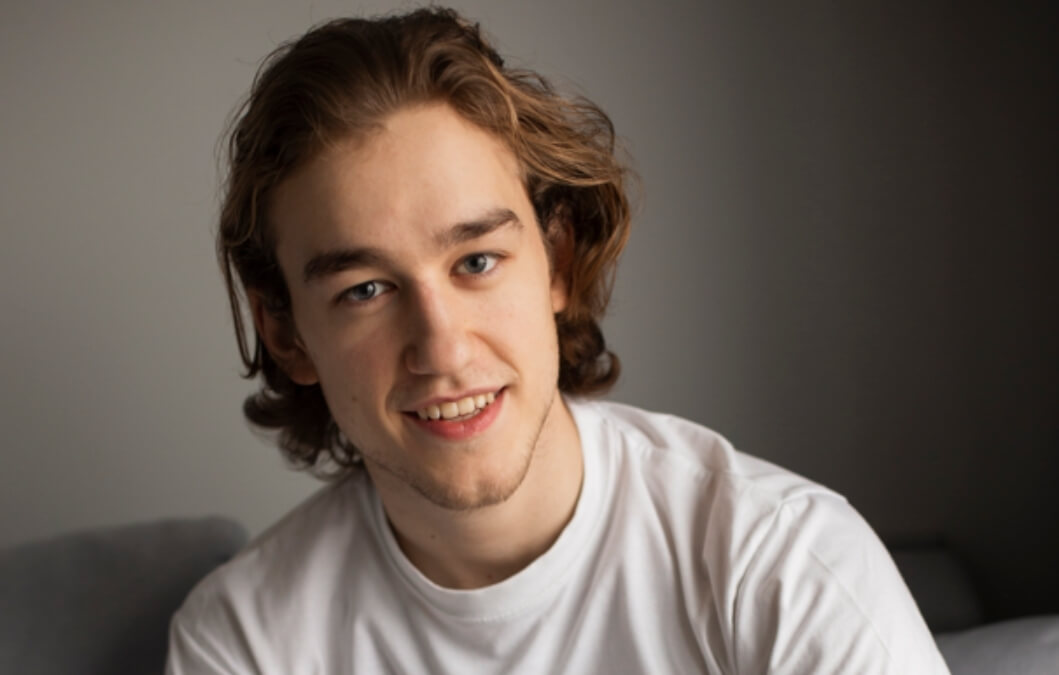 «Нам продали свободу, а дали зависимость»: голос поколения с учебными долгами