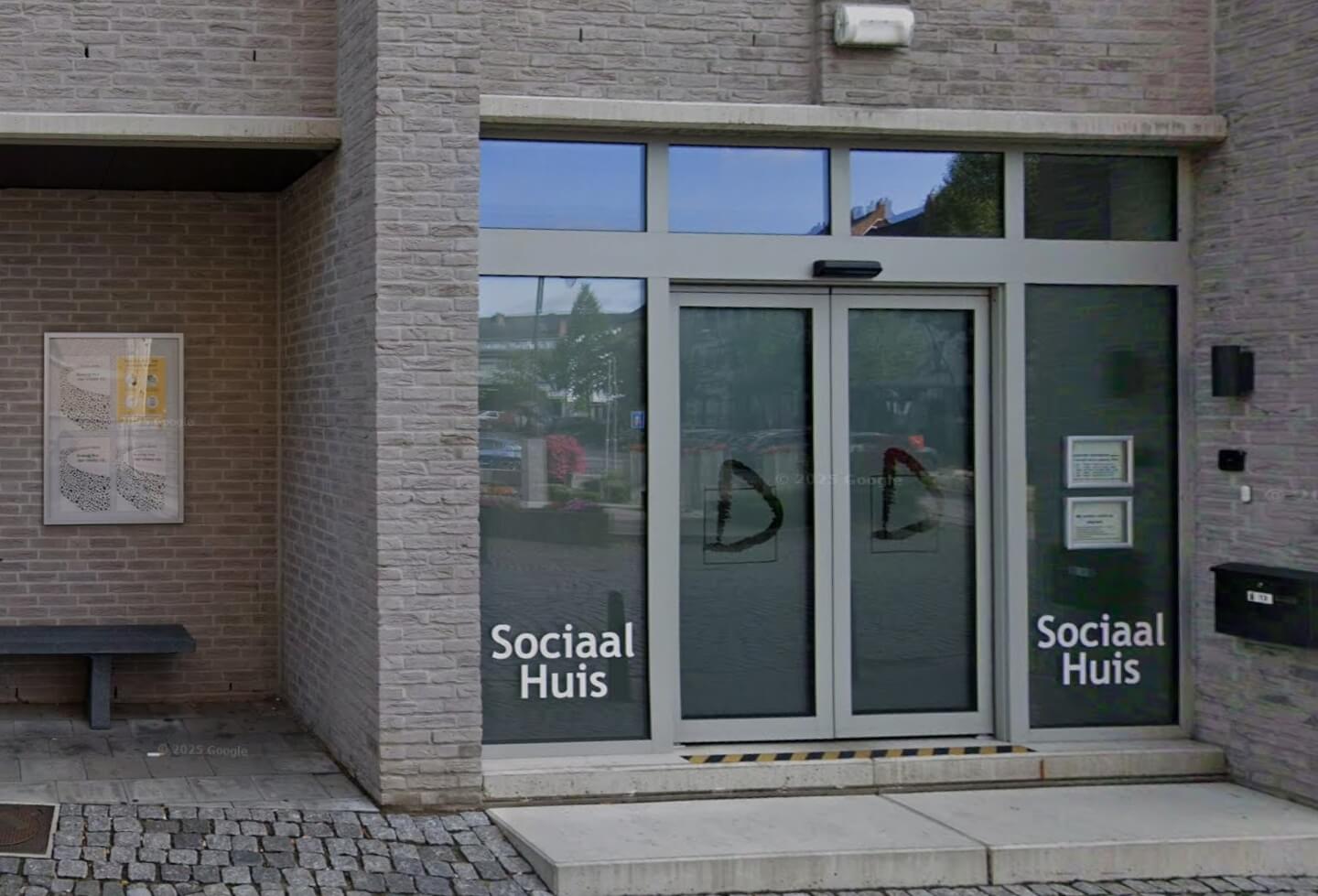 После отмены пособий по безработице для длительно безработных около 36% людей обращаются в OCMW за социальной помощью. Этот показатель остаётся стабильным и не зависит от размера муниципалитета, хотя между отдельными местными властями возможны значительные различия.