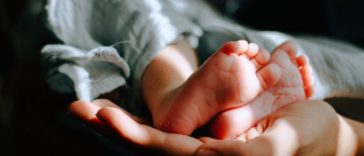 Франция рассылает письма всем 29-летним, призывая задуматься о детях: «Биологические часы тикают»