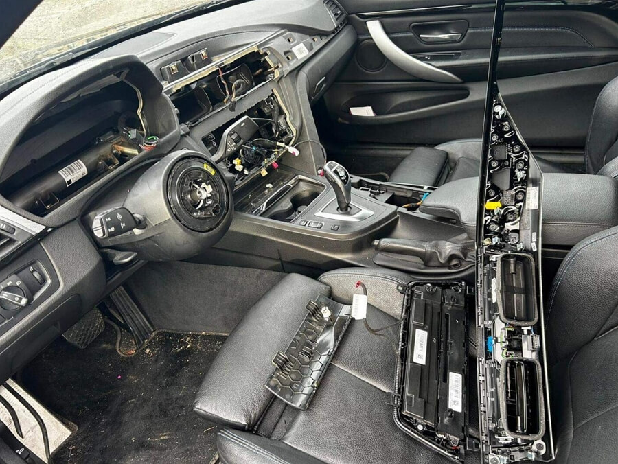 У 22-летнего жителя Хама из BMW вынесли весь салон