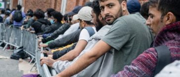 Конституционный суд временно приостановил ужесточение правил воссоединения семей