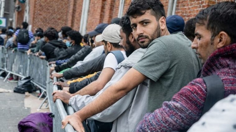 Конституционный суд временно приостановил ужесточение правил воссоединения семей