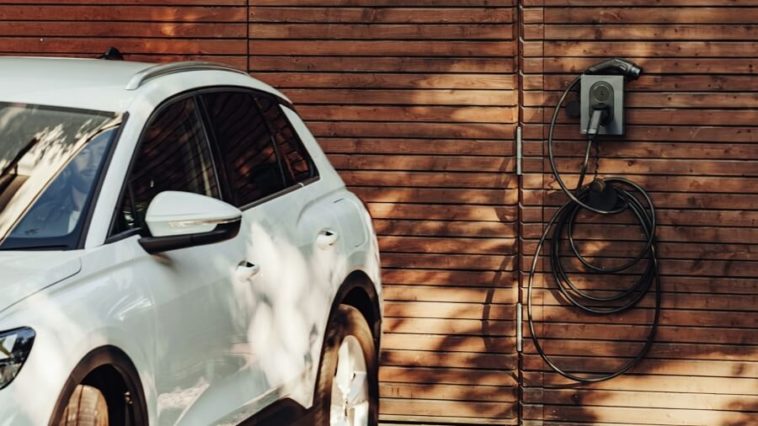 Штраф 117 евро грозит тысячам владельцев электромобилей в Бельгии