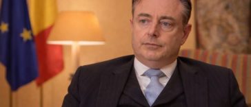 Кризис в коалиции: Де Вевер заговорил об уходе и расколол кабинет заявлением о России