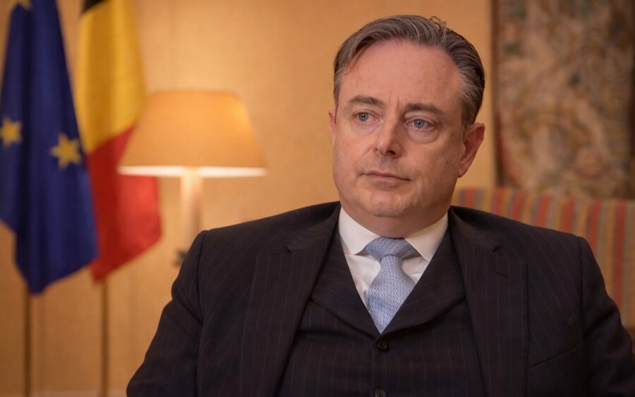 Кризис в коалиции: Де Вевер заговорил об уходе и расколол кабинет заявлением о России