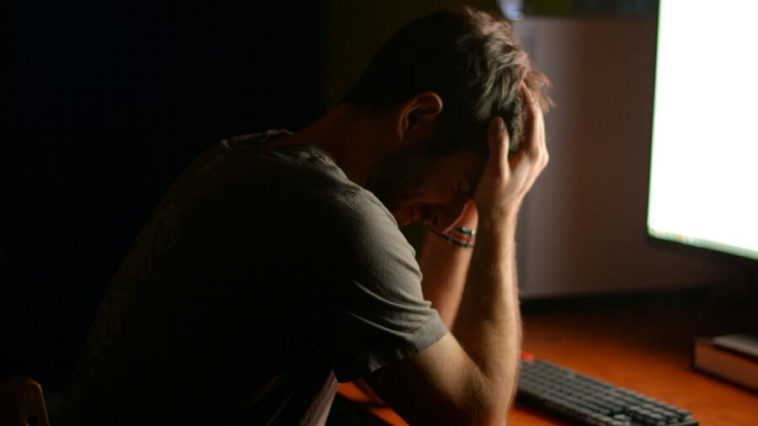 Без пособия — без работы: почему реформа даёт сбой в Брюсселе